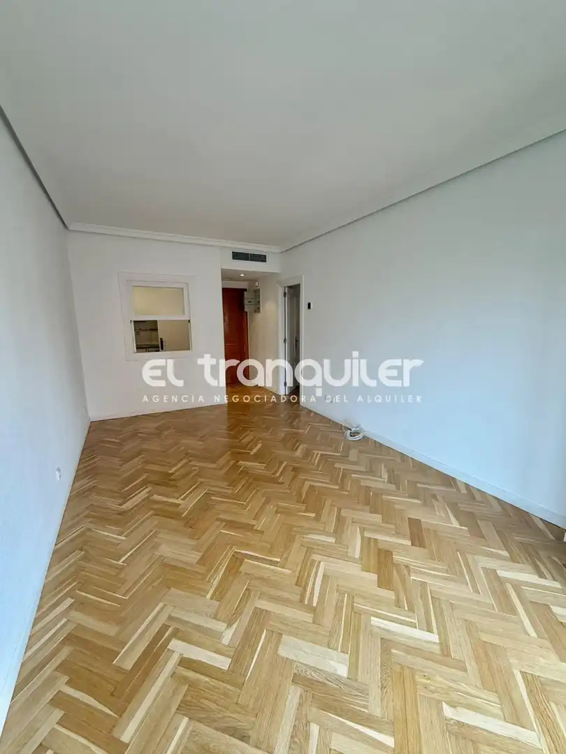 Living room of Flat for rent in Madrid  with Air Conditioner and Washing machine