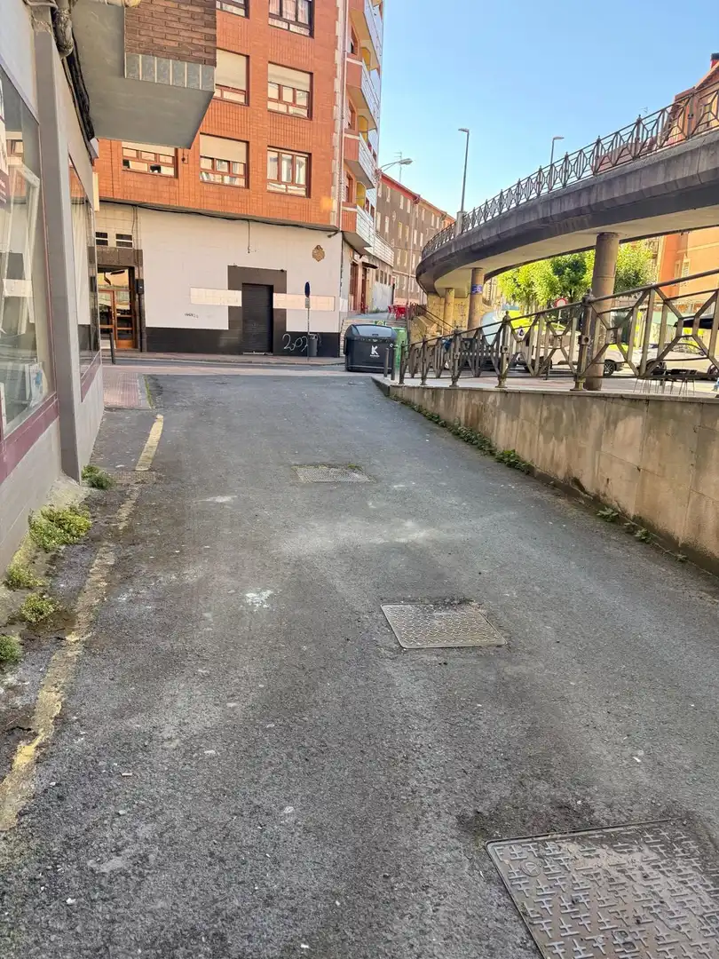 Parking of Garage for rent in Barakaldo 