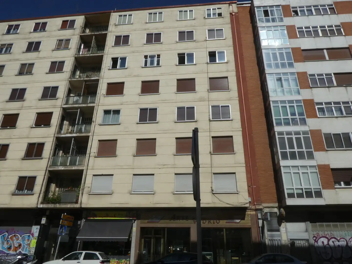 Vista exterior de Pis en venda en Burgos amb Calefacció, Parquet i Moblat