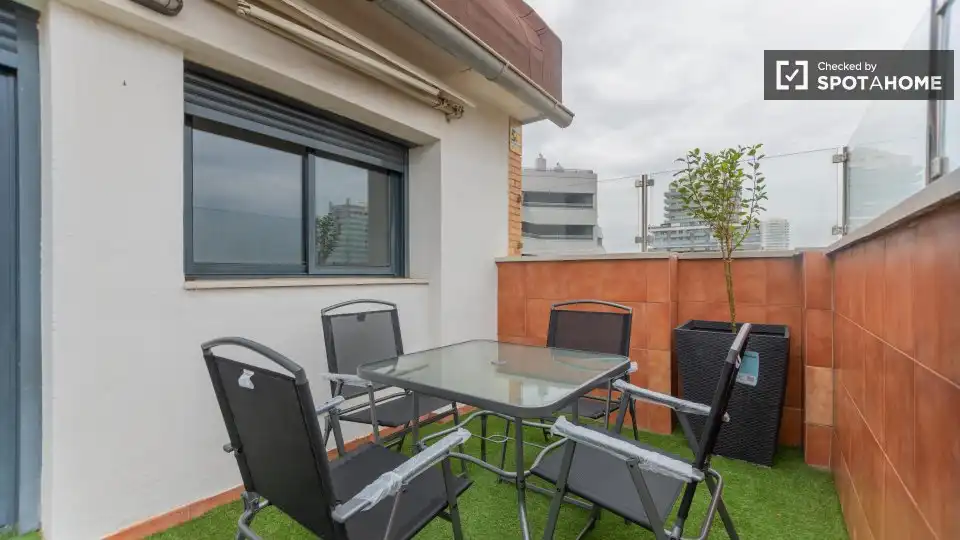 Terrassa de Pis de lloguer en Valencia amb Aire condicionat, Calefacció i Moblat