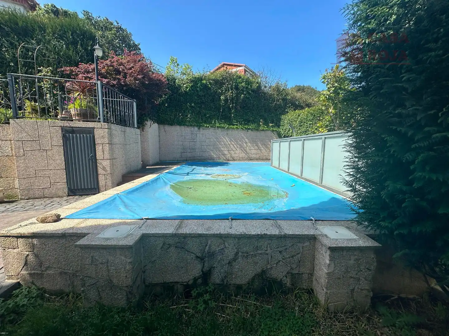 Piscina de Casa o xalet en venda en Cangas  amb Calefacció, Terrassa i Traster