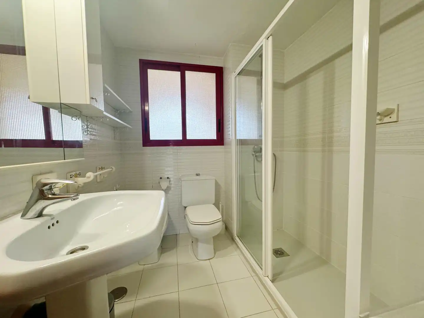 Bathroom of Apartments for rent in El Campello  with Air Conditioner, Private garden and Terrace
