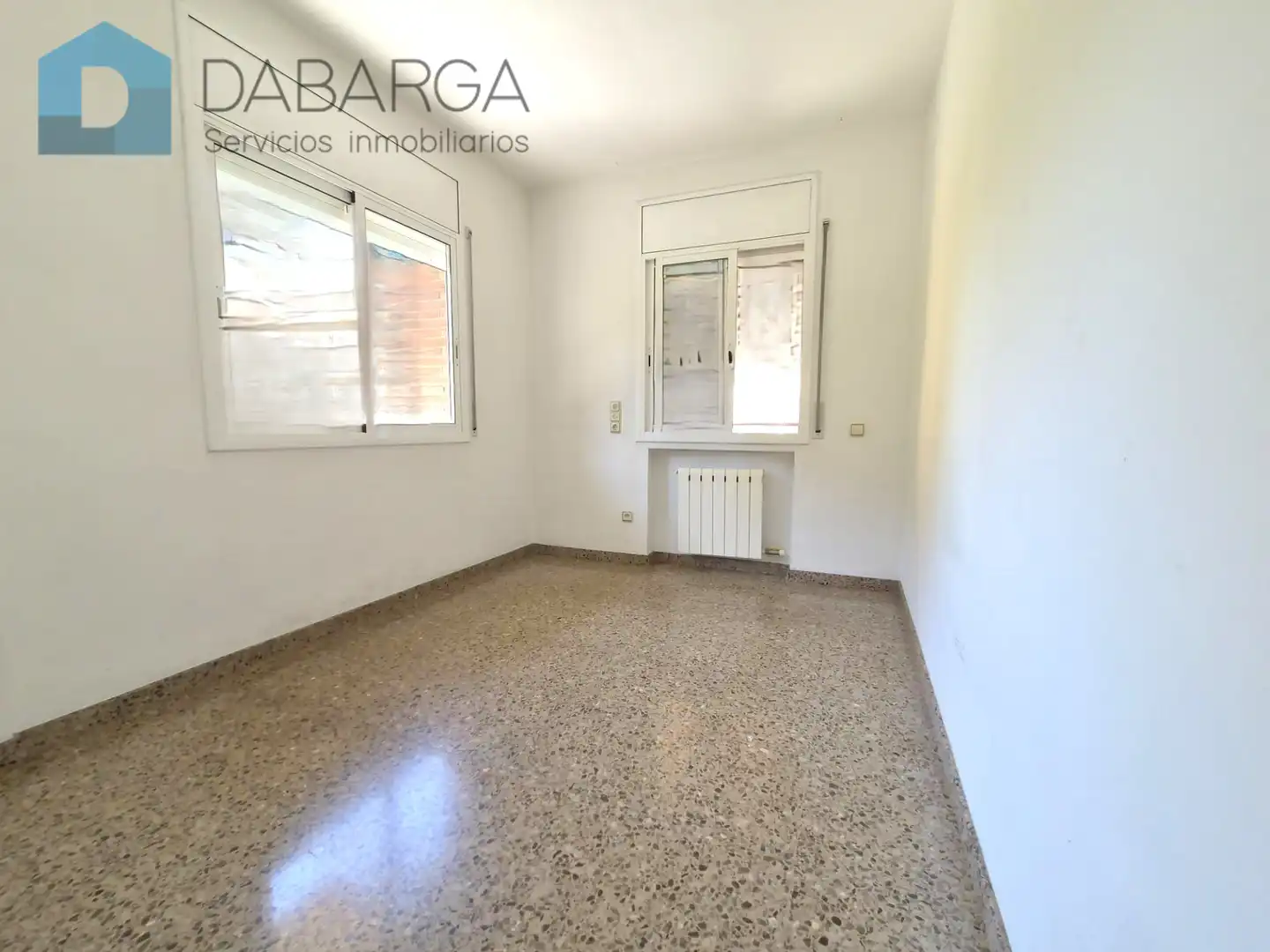 Vista exterior de Piso en venta en Ripollet con Calefacción, Trastero y Horno