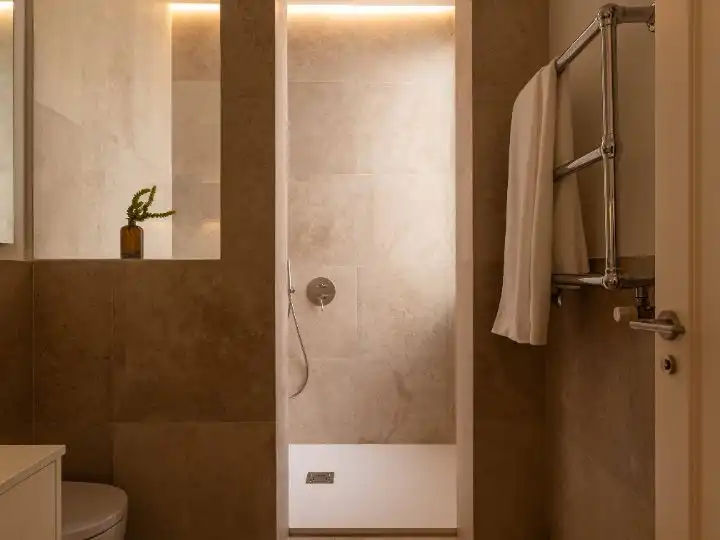 Bathroom of Flat for sale in  Madrid Capital  with Air Conditioner and Balcony