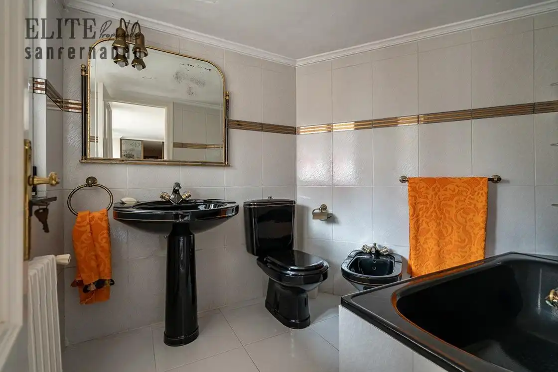 Bathroom of Houses for sale in Santander  with Heating and Private garden