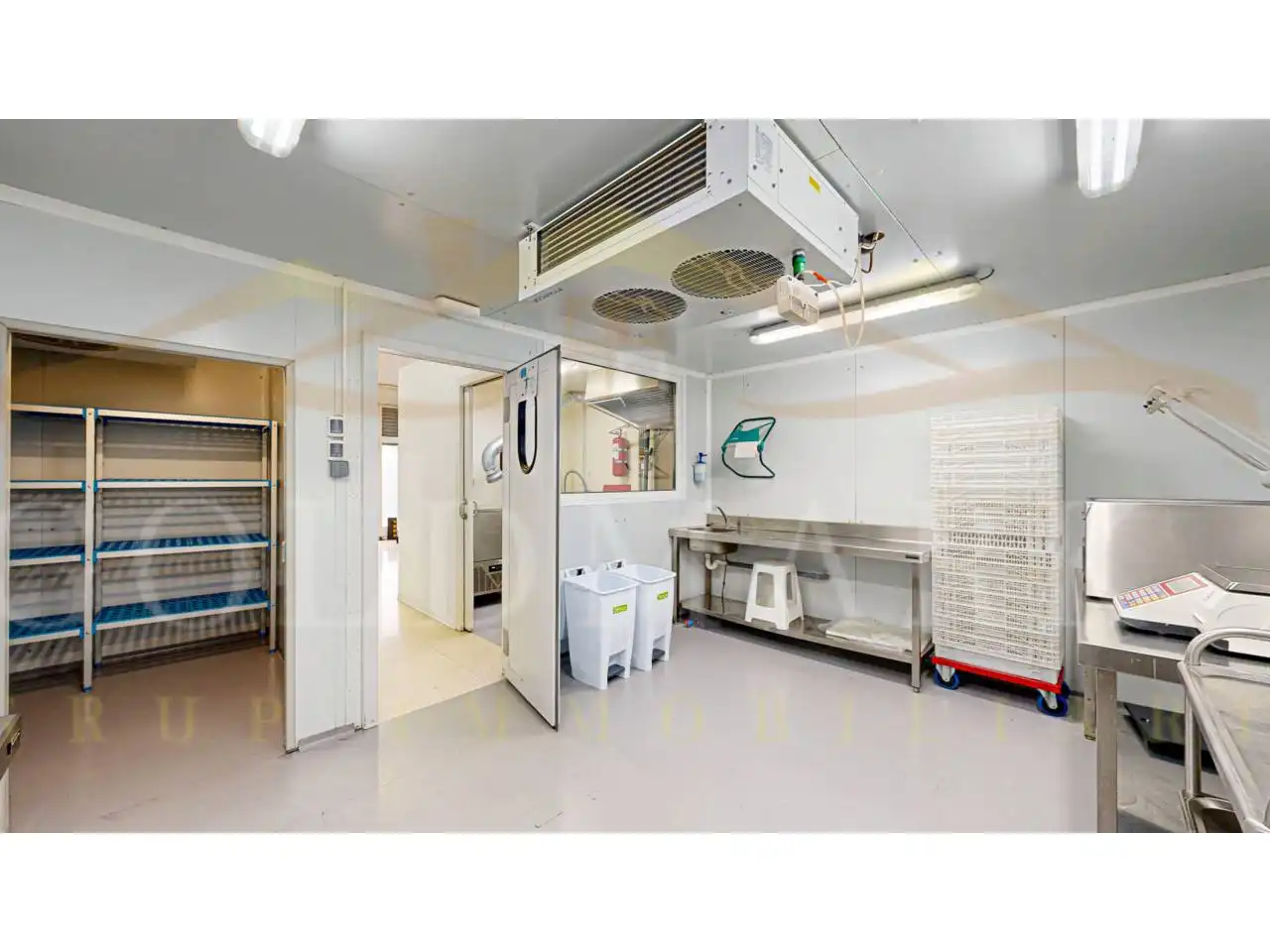 Kitchen of Commercial properties for transfer in Ripollet