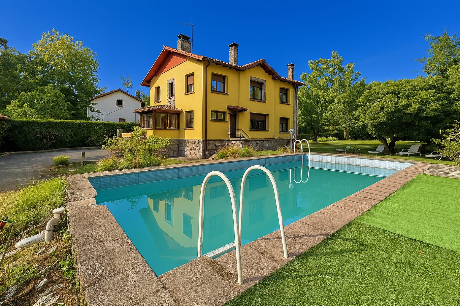 Swimming pool of House or chalet for sale in Gijón   with Heating, Private garden and Parquet flooring
