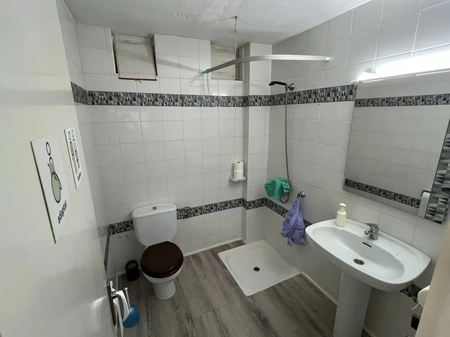 Badezimmer von Geschaftsraum zur Miete in Villanueva de Castellón