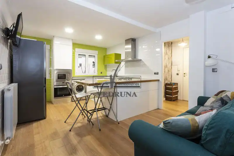 Küche von Wohnung zur Miete in Zaragoza mit Heizung, Ofen und Waschmaschine