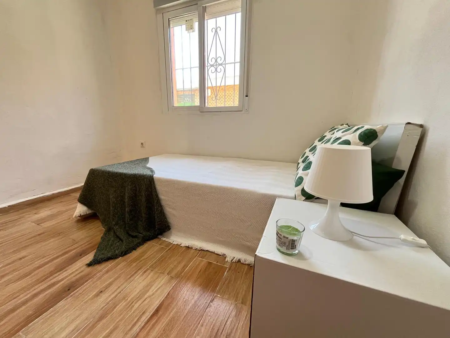 Bedroom of Flat for sale in Cartagena  with Air Conditioner and Oven