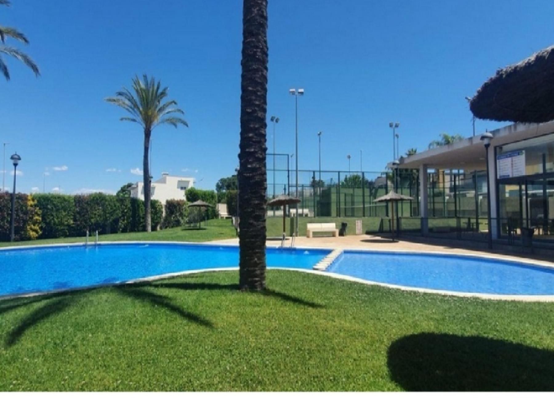 Piscina de Residencial en venta en La Pobla de Vallbona