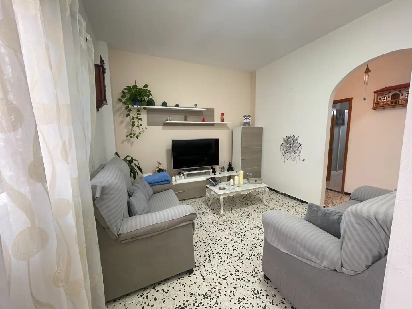 Sala d'estar de Casa adosada en venda en Las Palmas de Gran Canaria amb Terrassa, Traster i Balcó