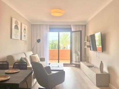 Sala d'estar de Apartament en venda en Benahavís amb Aire condicionat, Terrassa i Traster