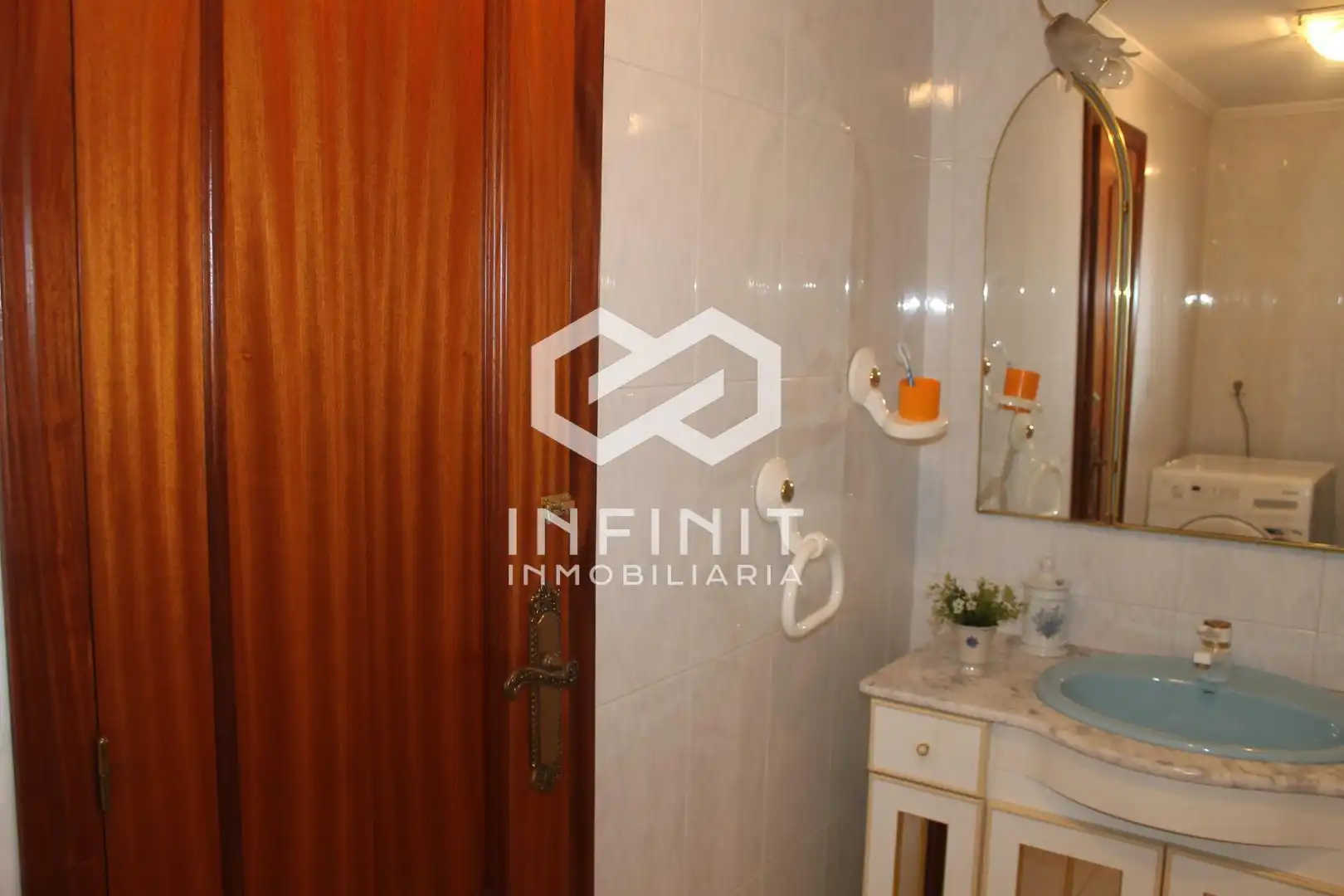 Bathroom of Flat for sale in Noreña  with Heating