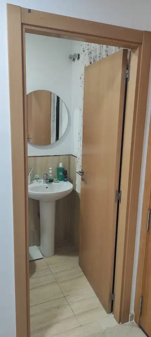 Badezimmer von Wohnung zum Verkauf in Sanlúcar la Mayor mit Klimaanlage, Heizung und Abstellraum