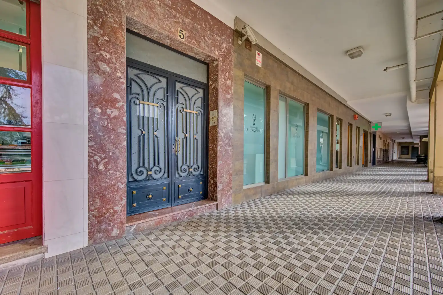 Piso en venta en  Pamplona / Iruña con Calefacción y Parquet