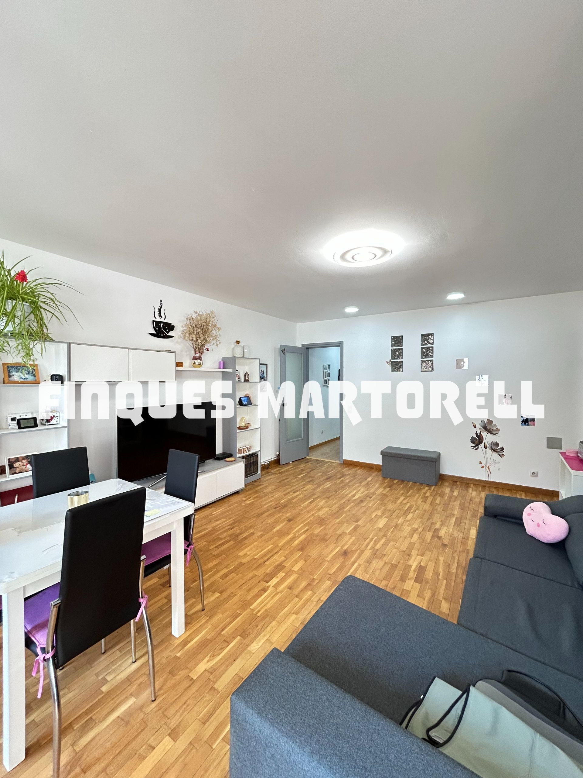 Living room of Flat for sale in Santa Coloma de Farners  with Heating, Terrace and Storage room