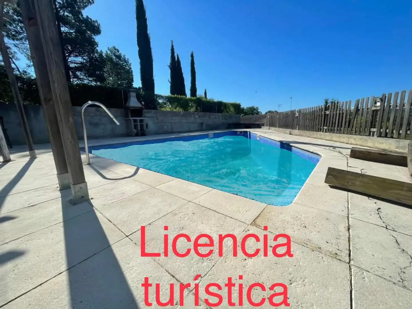 Detached house with terrace for sale in Camèlia