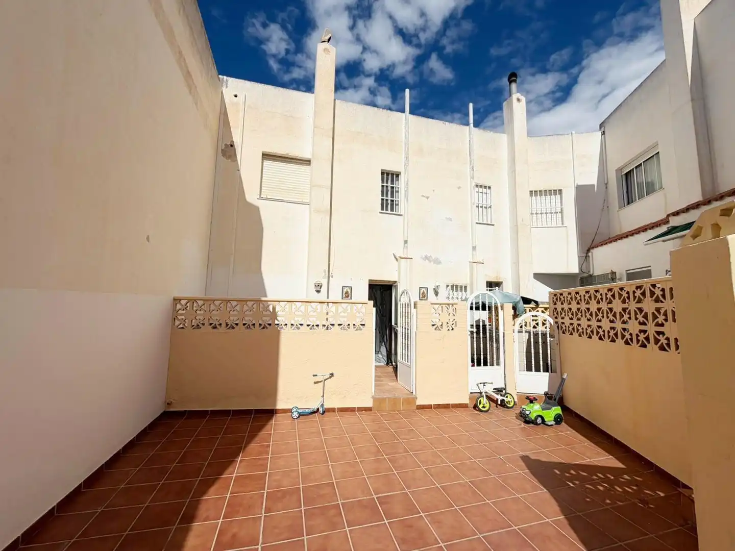 Exterior view of Duplexes for sale in Almería  with Terrace, Furnished and Balcony