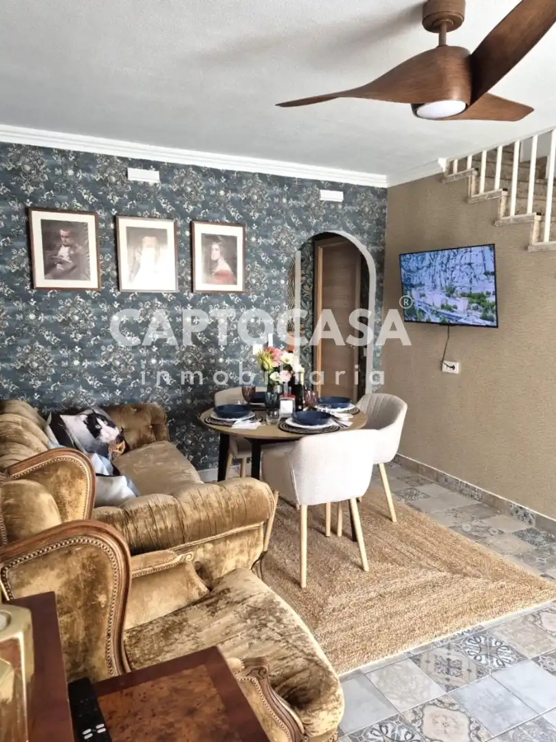 Esszimmer von Einfamilien-Reihenhaus zum Verkauf in Cartagena mit Klimaanlage und Terrasse