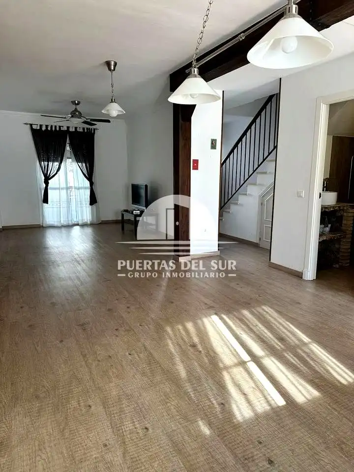 Houses for sale in Rota  with Air Conditioner, Terrace and Balcony