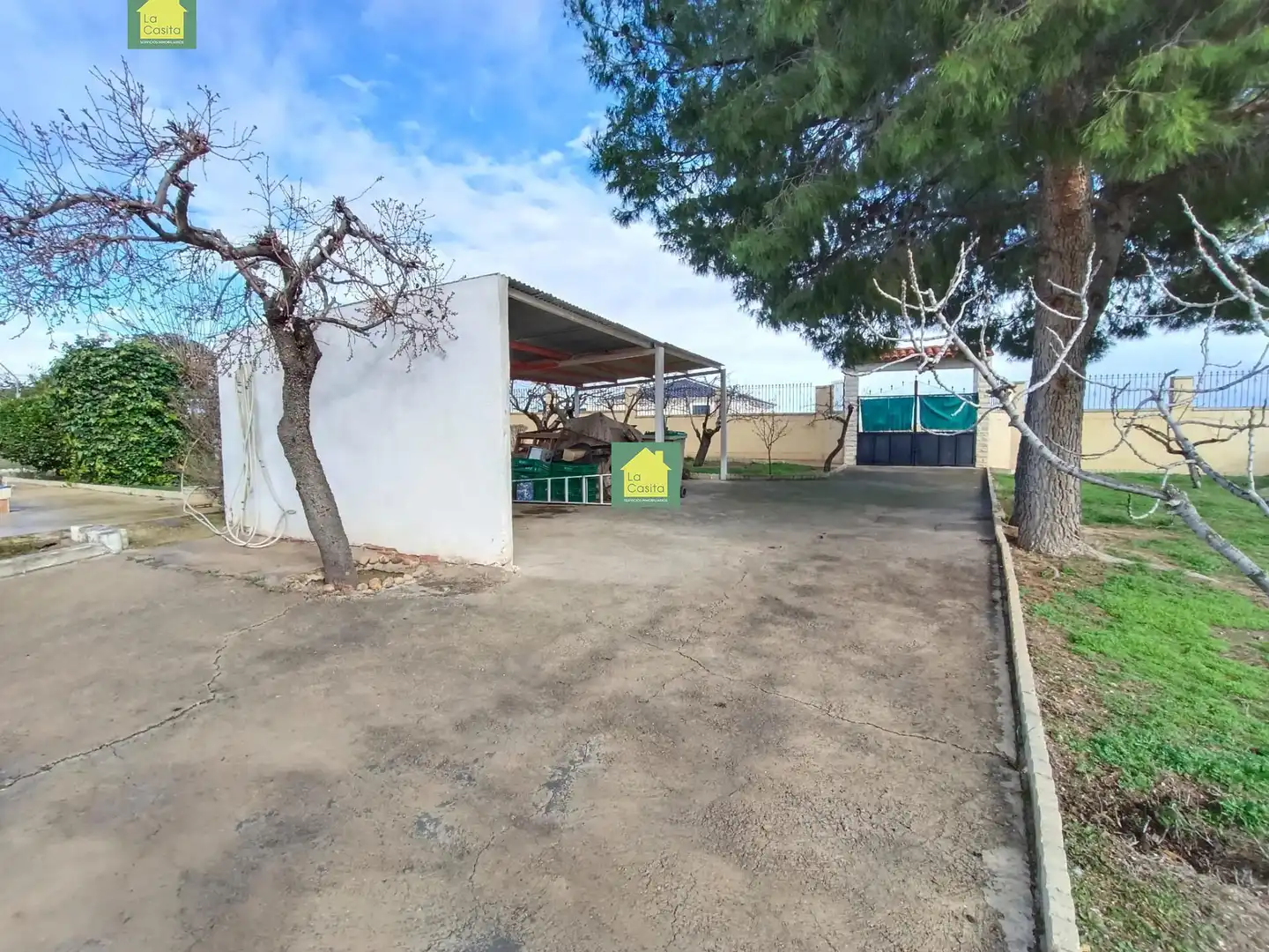 Aparcament de Casa o xalet en venda en Albacete amb Aire condicionat, Jardí privat i Traster