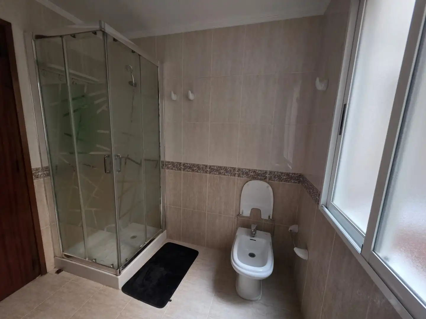 Bathroom of Flat for share in Gandia  with Furnished, Oven and Washing machine