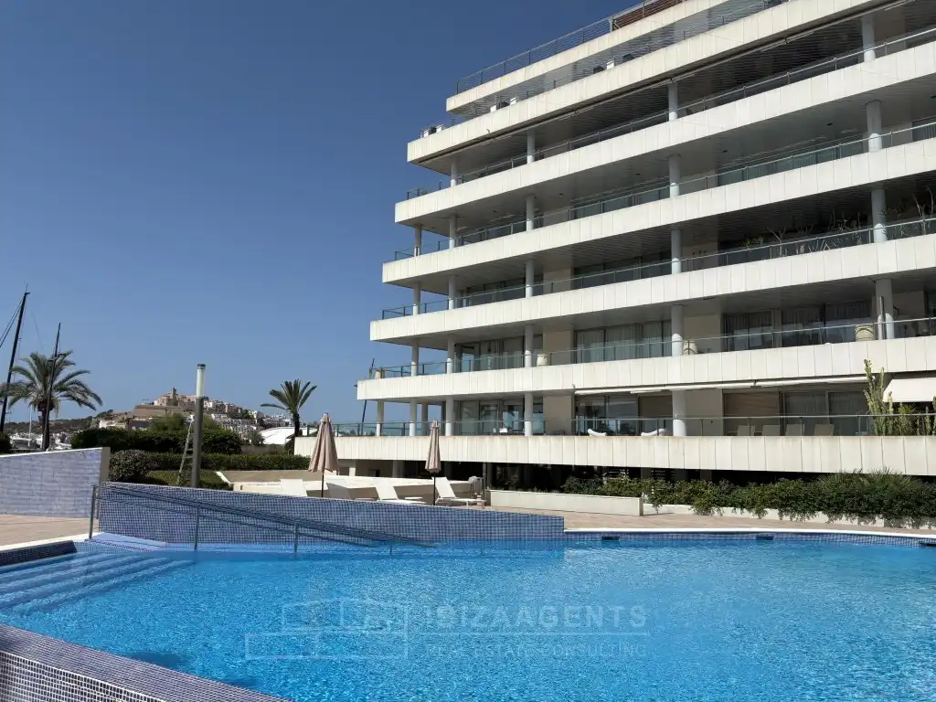 Piscina de Apartamento de alquiler en Eivissa con Aire acondicionado, Terraza y Amueblado