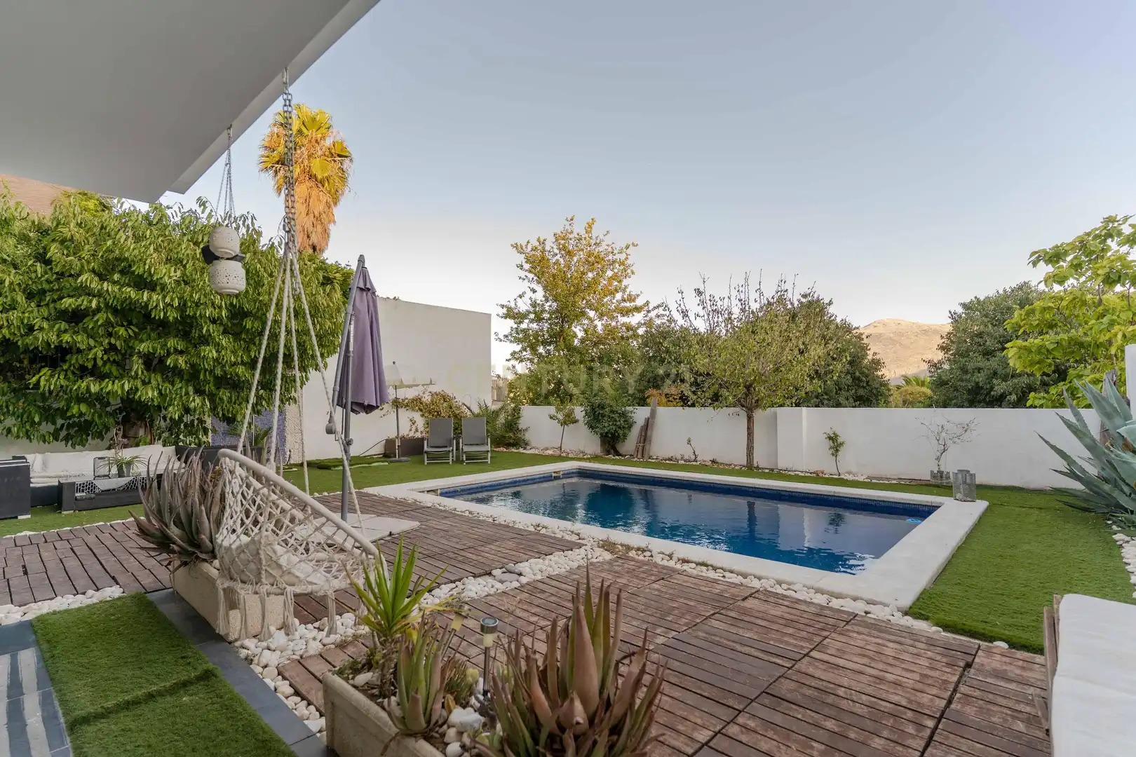 Piscina de Casa o chalet en venta en Loja con Aire acondicionado, Jardín privado y Trastero