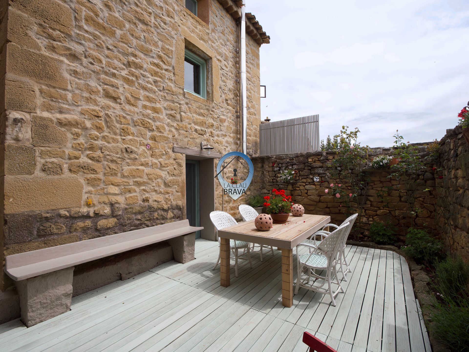 Terrace of House or chalet for sale in  Zaragoza Capital  with Air Conditioner, Private garden and Furnished