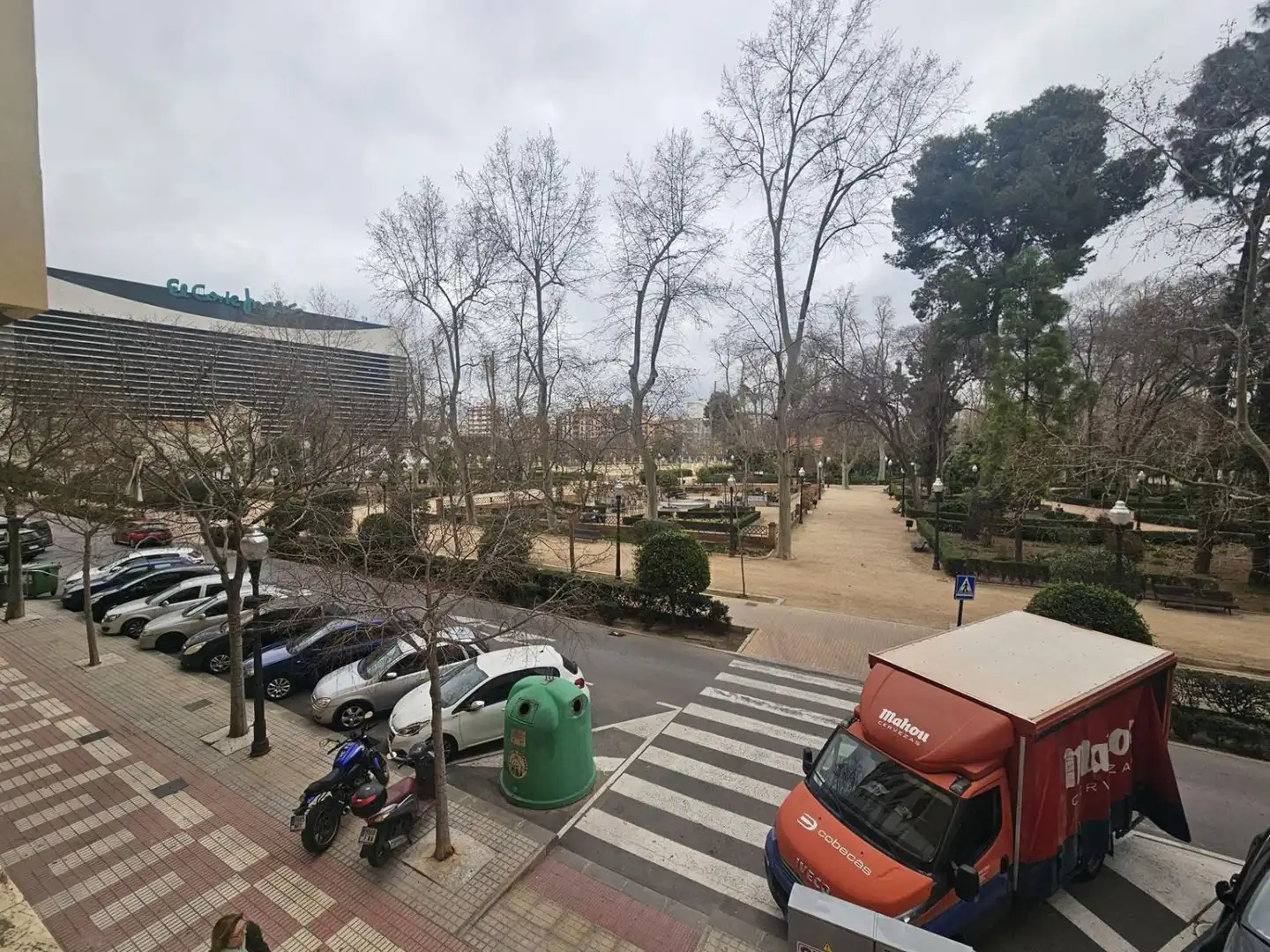 Aparcament de Pis en venda en Castellón de la Plana / Castelló de la Plana amb Terrassa i Balcó