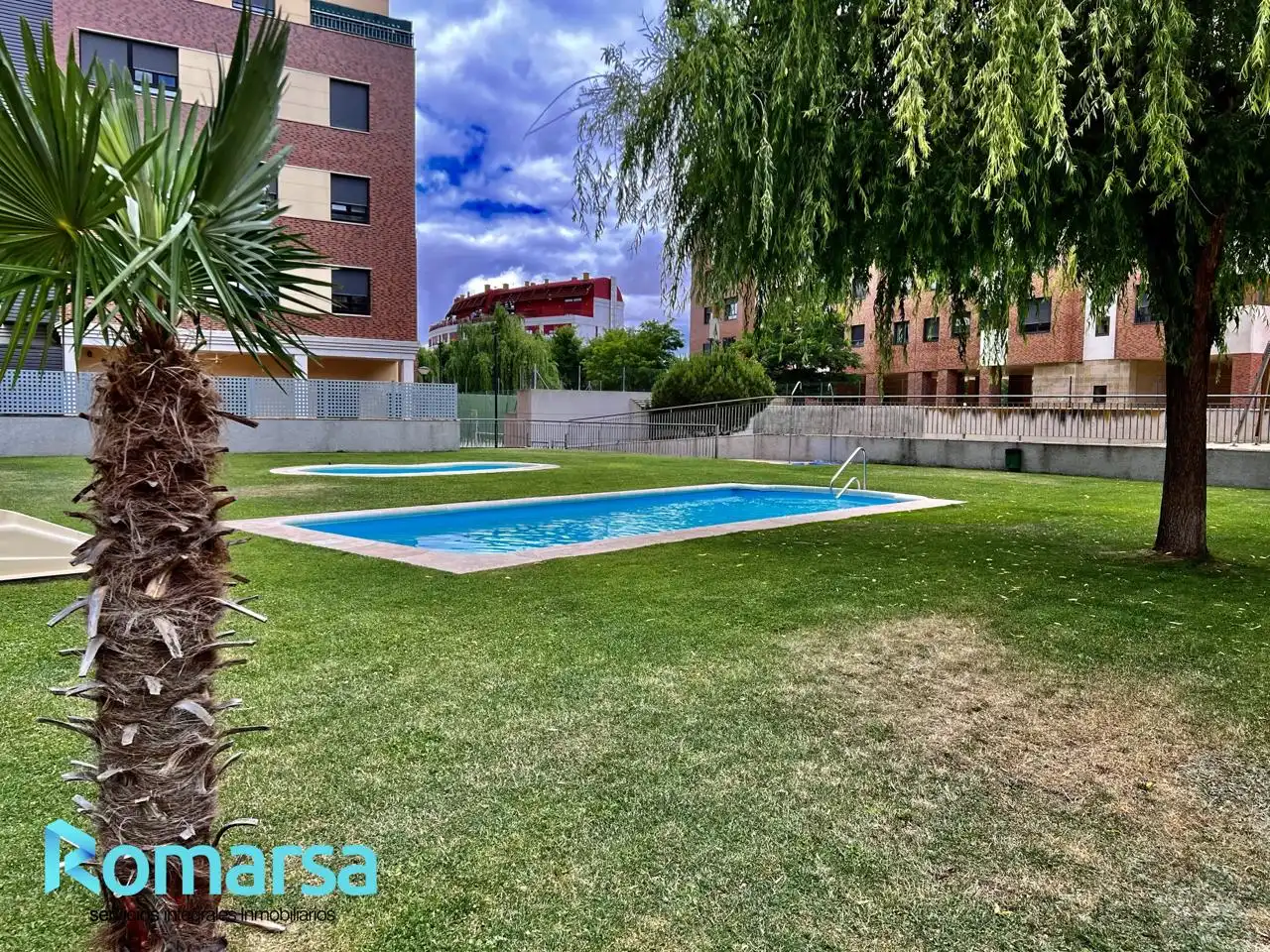 Swimming pool of Flat for rent in Ávila  with Heating, Furnished and Community pool