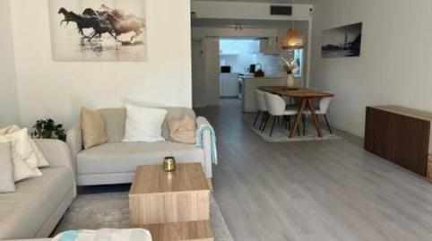 Foto 3 de Dúplex de alquiler en Los Naranjos, Málaga