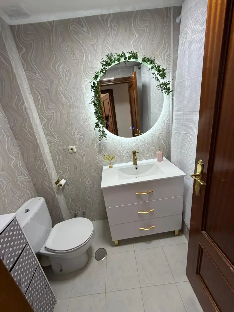 Baño de Casa o chalet en venta en Navamorcuende con Calefacción, Terraza y Amueblado