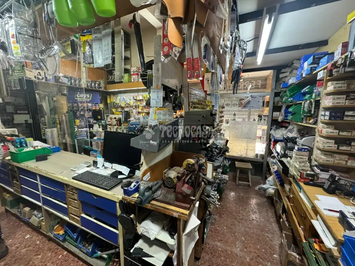 Geschaftsraum zur Miete in Av. de América, Barrio de Zaidín