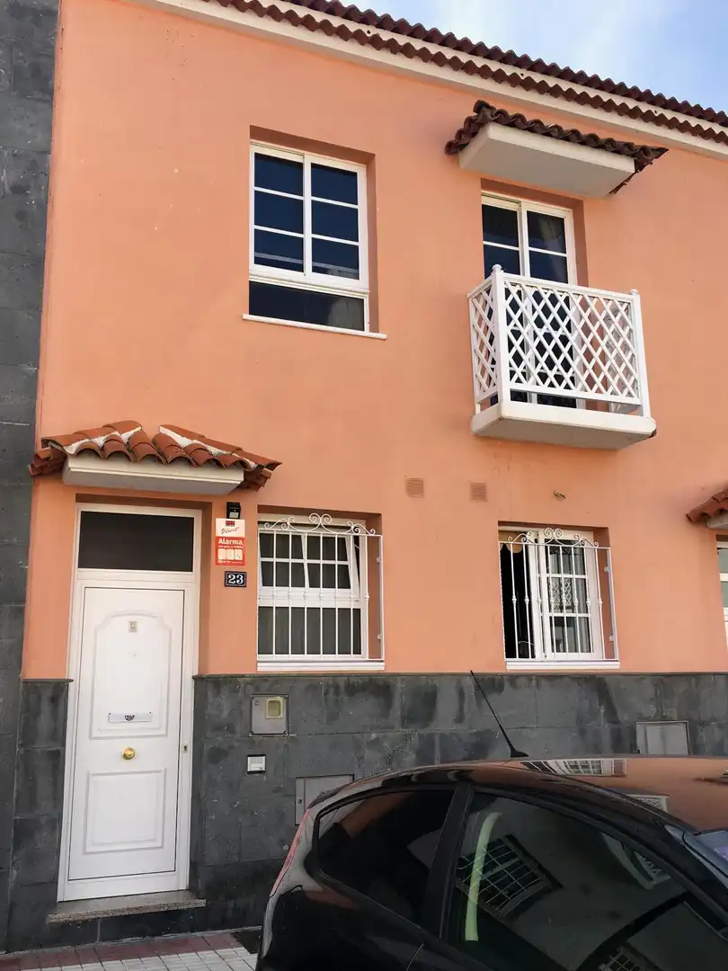 Vista exterior de Casa o xalet en venda en Puerto de la Cruz amb Terrassa i Traster