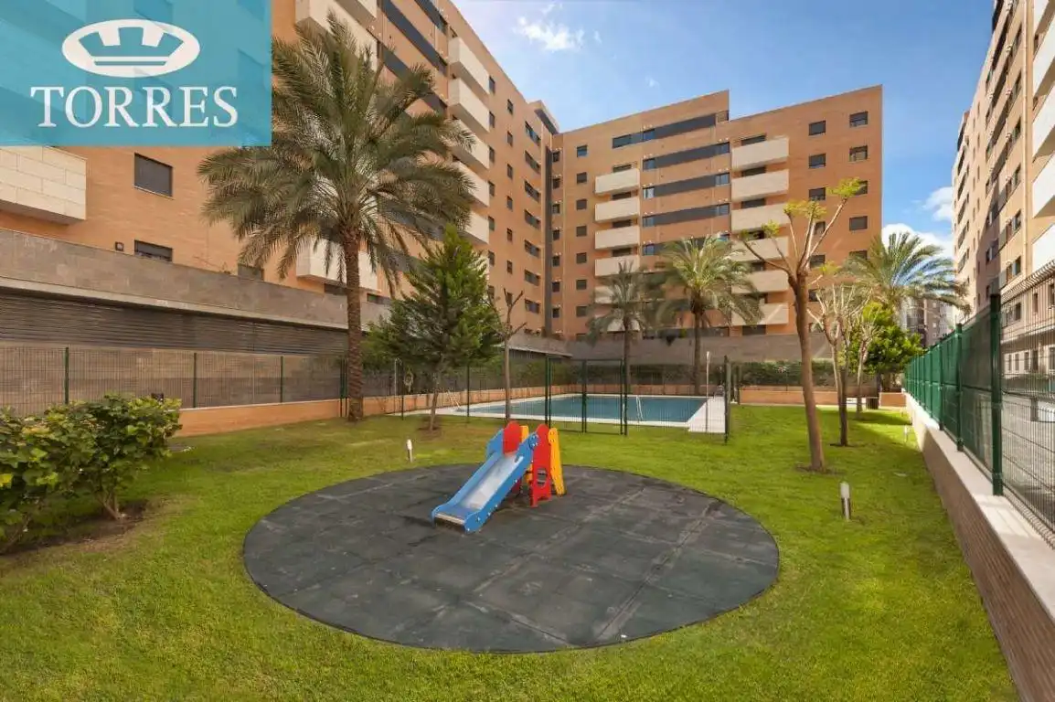 Swimming pool of Flat for sale in Carretera de Cádiz