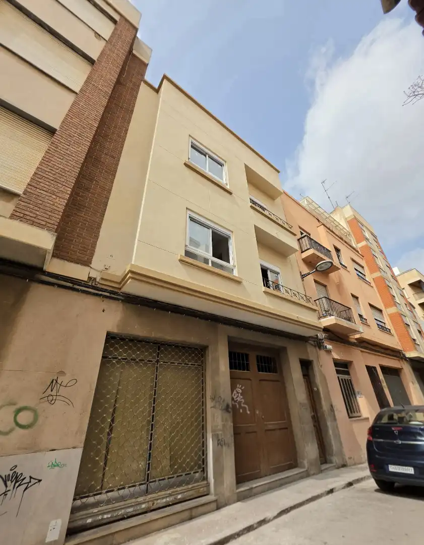 Vista exterior de Casa adosada en venda en Sagunto / Sagunt amb Aire condicionat i Forn