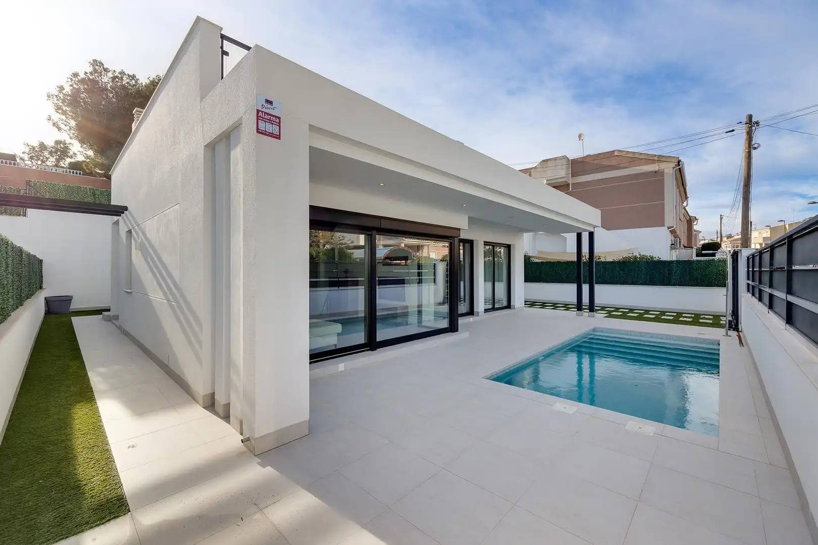 Vista exterior de Casa o chalet en venta en Pilar de la Horadada con Aire acondicionado, Calefacción y Jardín privado