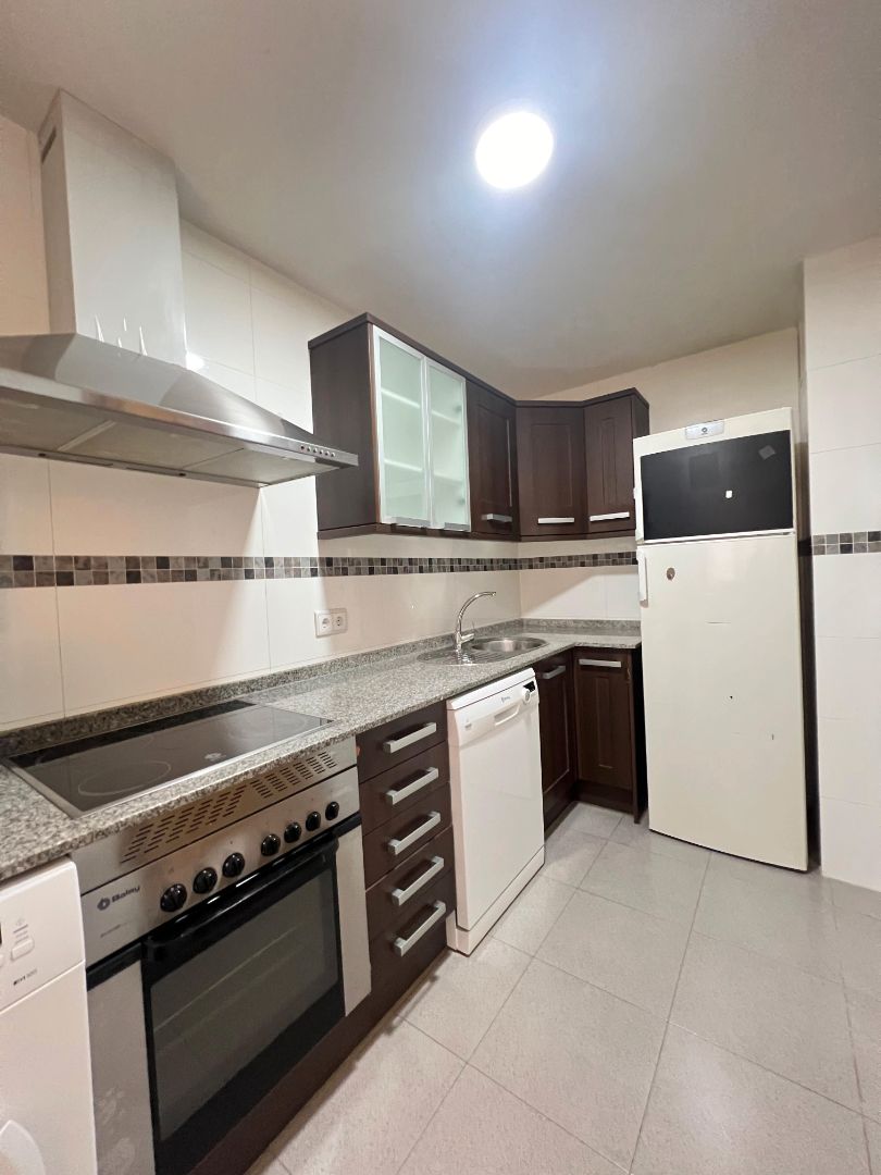 Cocina de Apartamento de alquiler en Ciudad Real Capital con Aire acondicionado, Calefacción y Amueblado