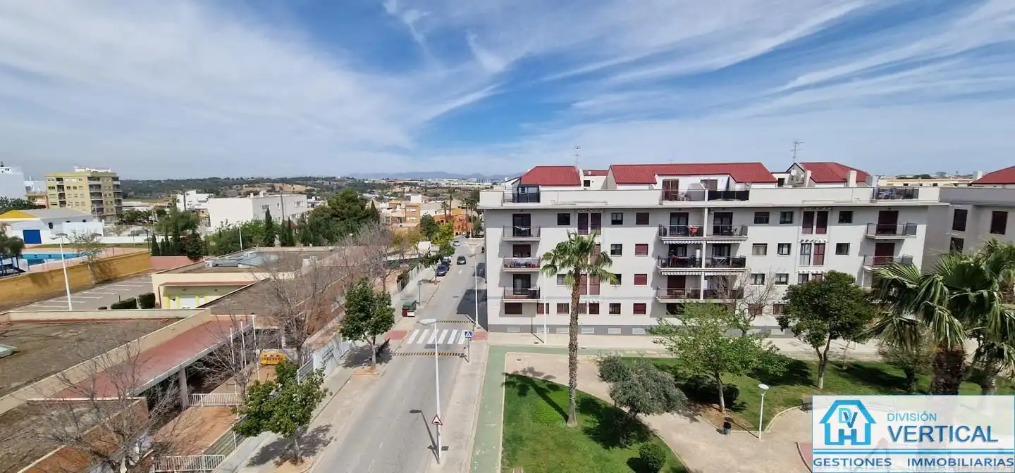 Außenansicht von Wohnung zum Verkauf in Manises mit Klimaanlage, Heizung und Terrasse