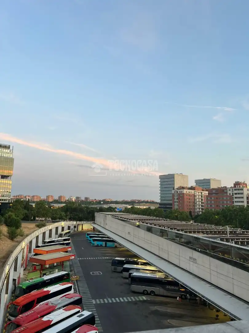 Exterior view of Garage for sale in Madrid