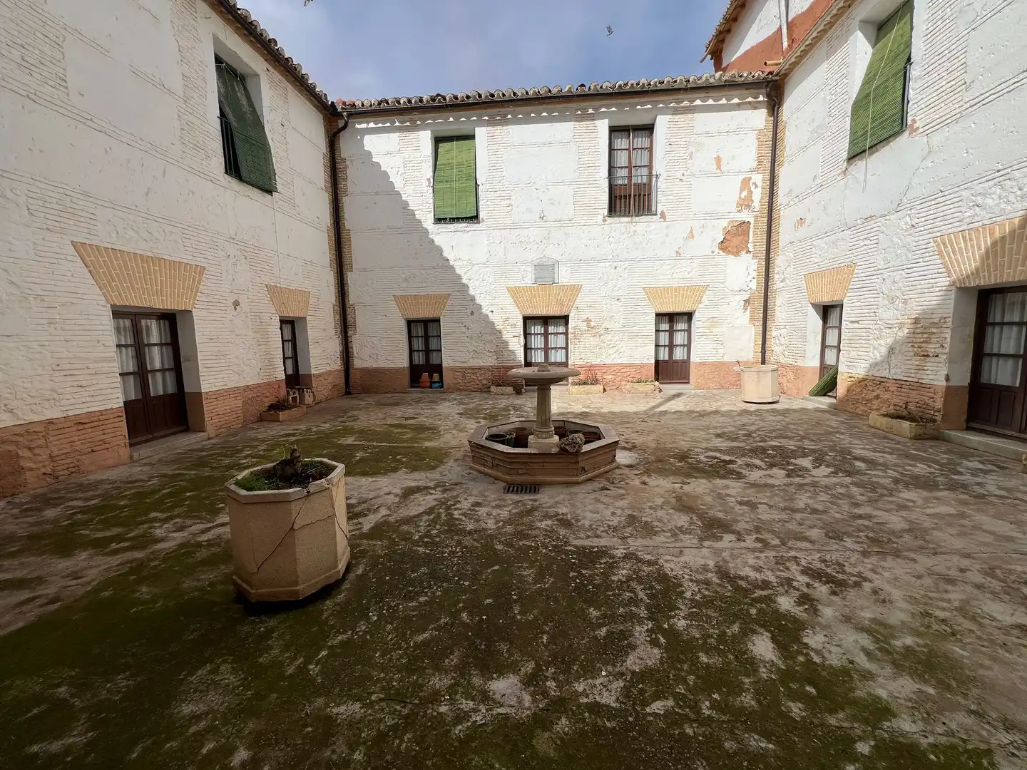 Vista exterior de Edifici en venda en Manzanares