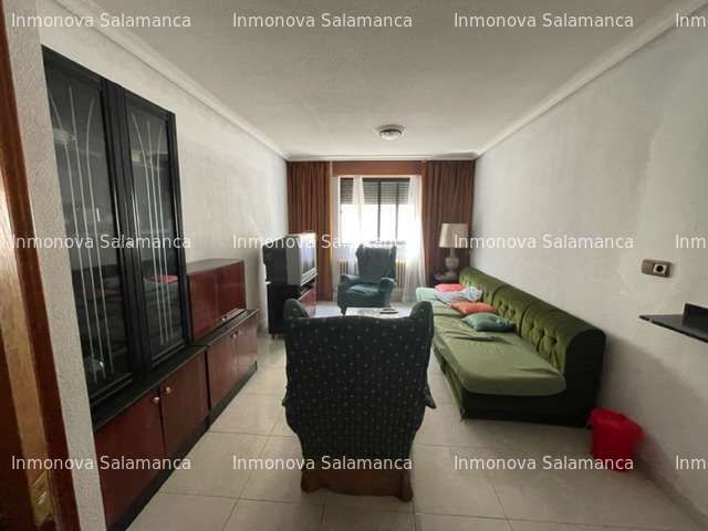 Living room of Flat for sale in Salamanca Capital  with Heating and Furnished