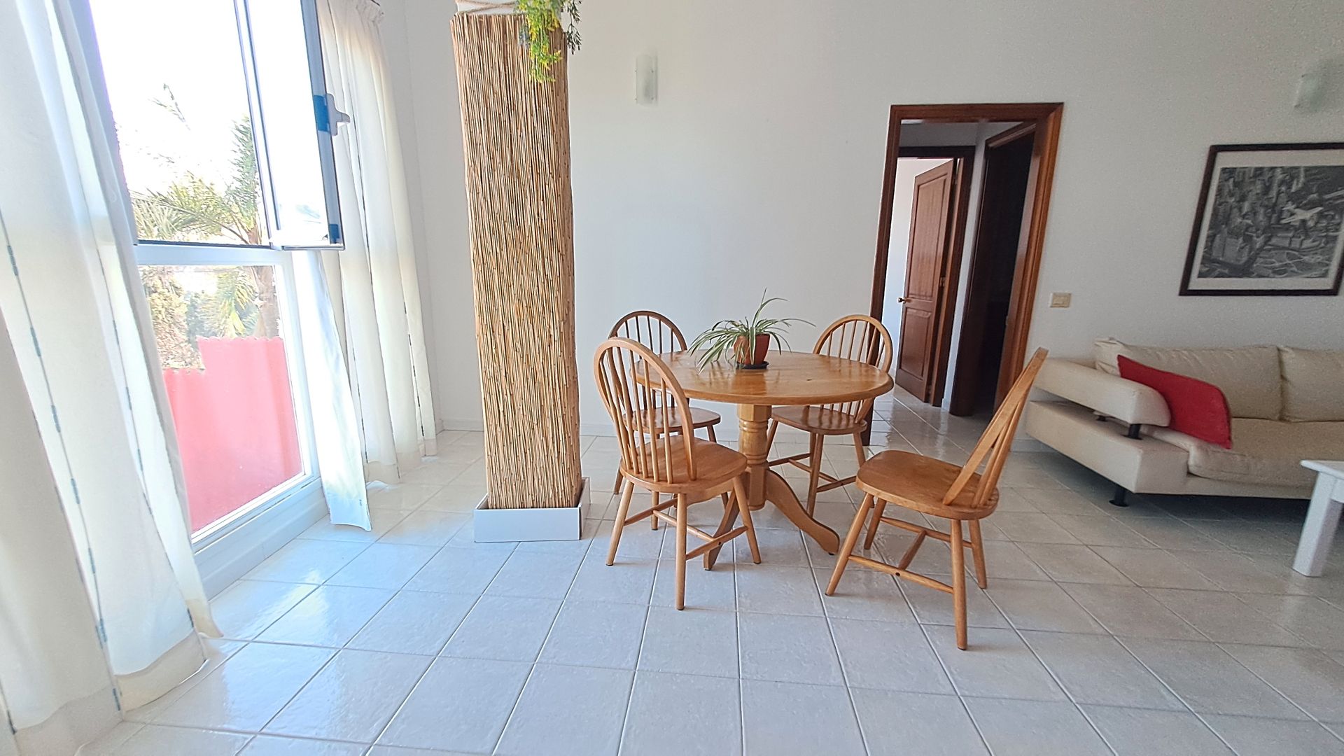 Comedor de Apartamento de alquiler en Las Palmas de Gran Canaria con Amueblado, Lavadora y Microondas