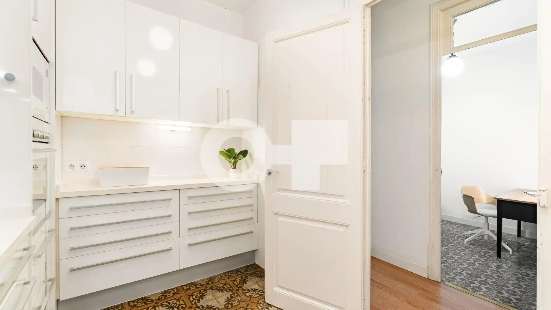 Piso con terraza en venta en Carrer Carrer Villarroel, imagen 33