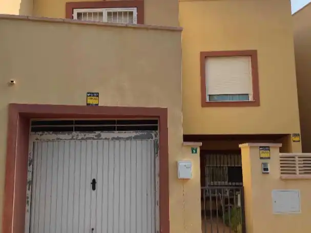 Bungalow with garden for sale in Antequera 5