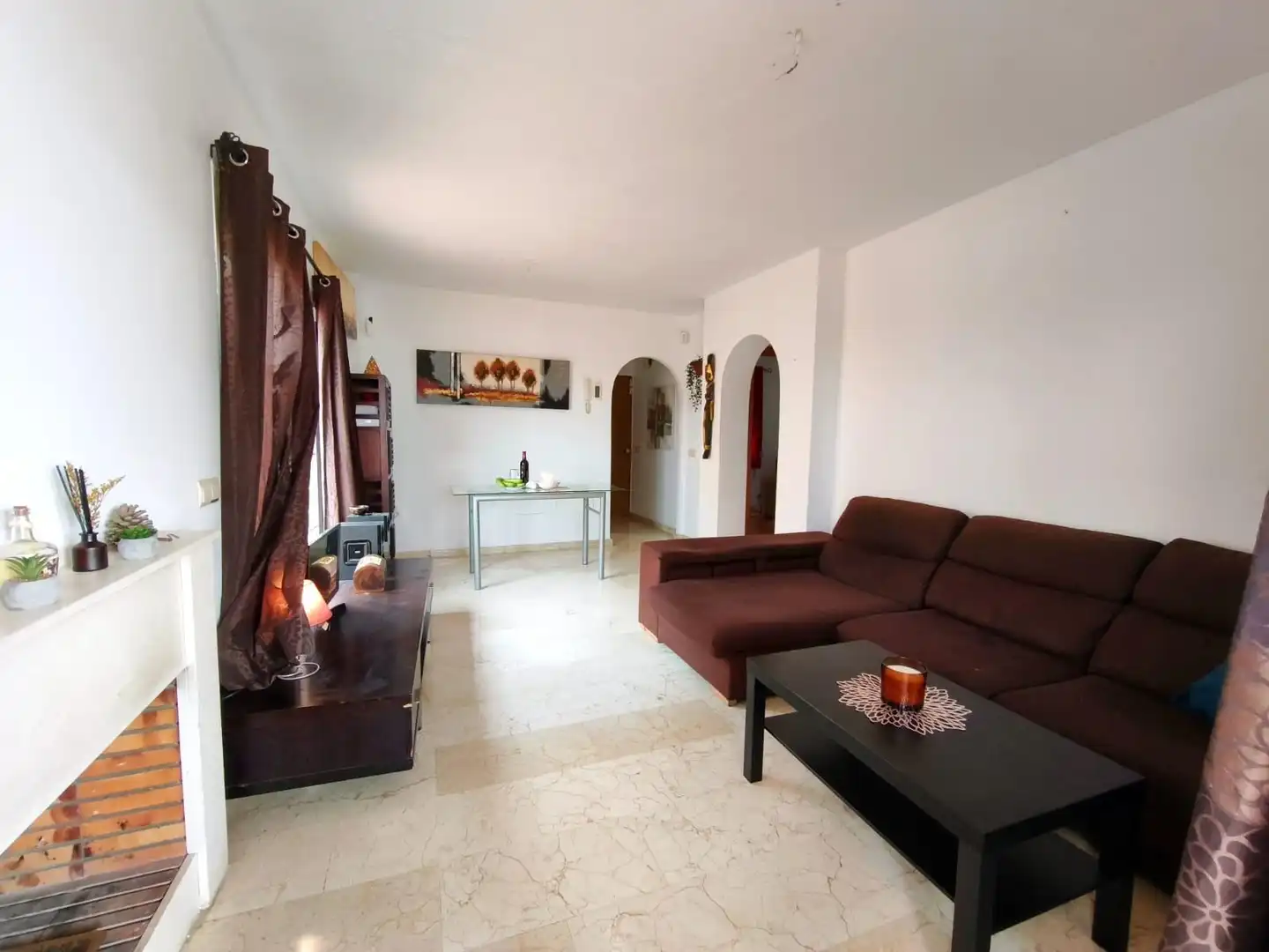 Sala d'estar de Casa o xalet en venda en Mijas amb Aire condicionat, Jardí privat i Terrassa