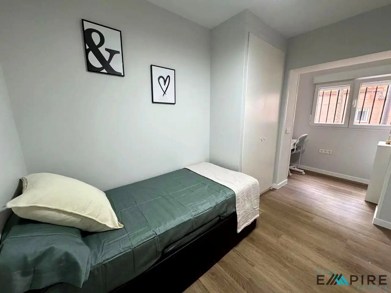 Habitación de Planta baja para compartir en Fuenlabrada con Calefacción y Amueblado