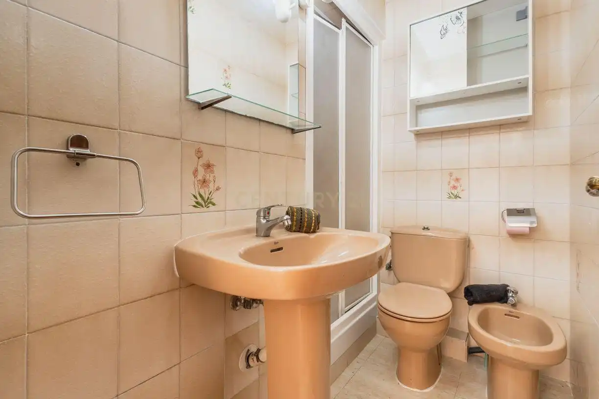 Baño de Piso en venta en Nou Barris
